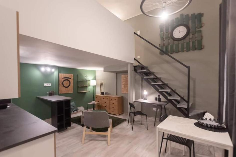 Central Stay Gozsdu Budapeste Exterior foto