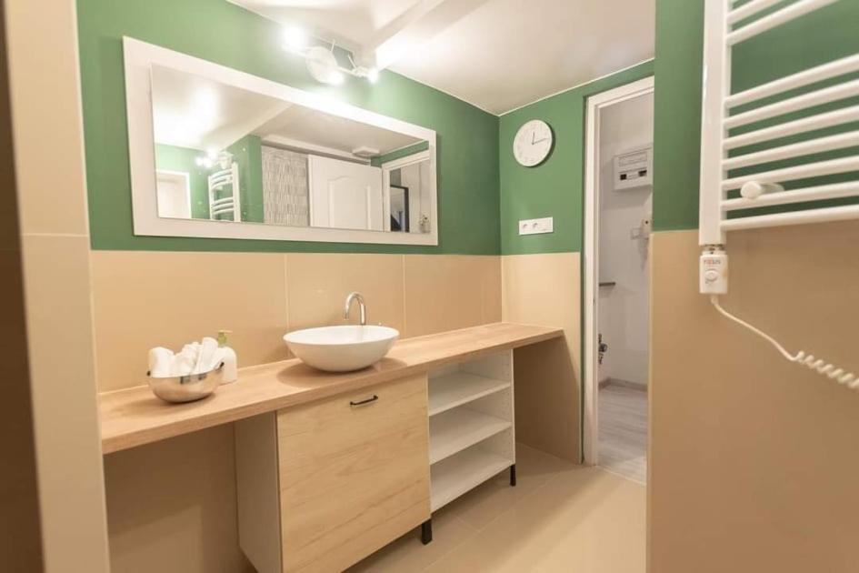 Central Stay Gozsdu Budapeste Exterior foto